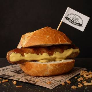 Premium Bratwurst im Brötchen