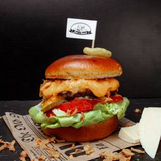 Classic Prime Cheeseburger
